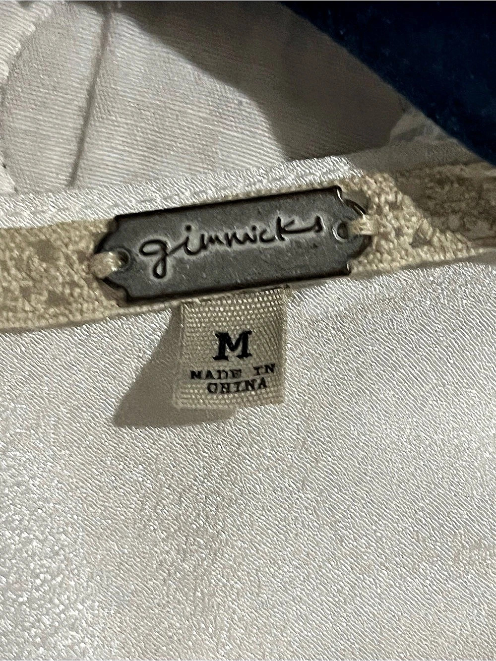Gimmicks Embroidered Ruffle Blouse in White Size Medium - Picture 3 of 8